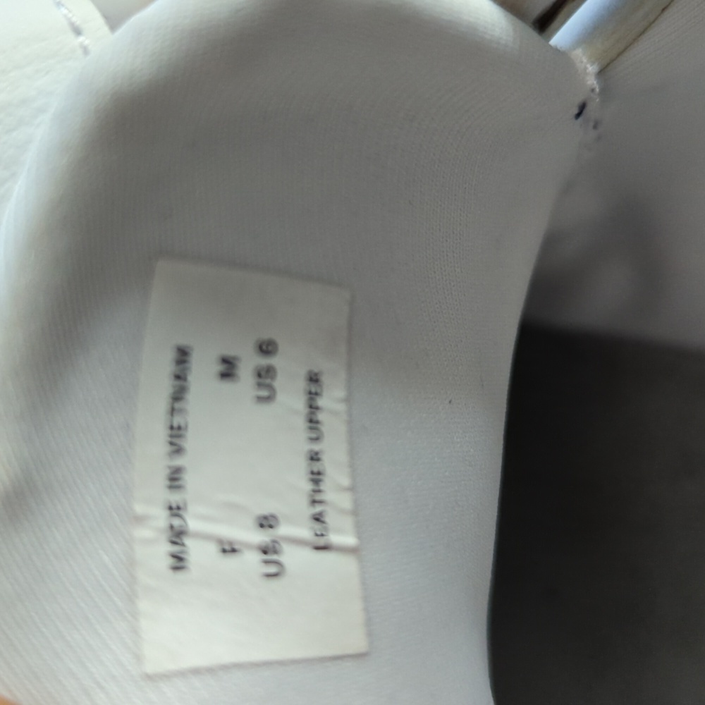 HP. Everlane Leather Sneaker - Picture 13 of 13